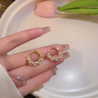 Minimal Geometric Circle Pearl Stud Earrings for Women - Smarsty