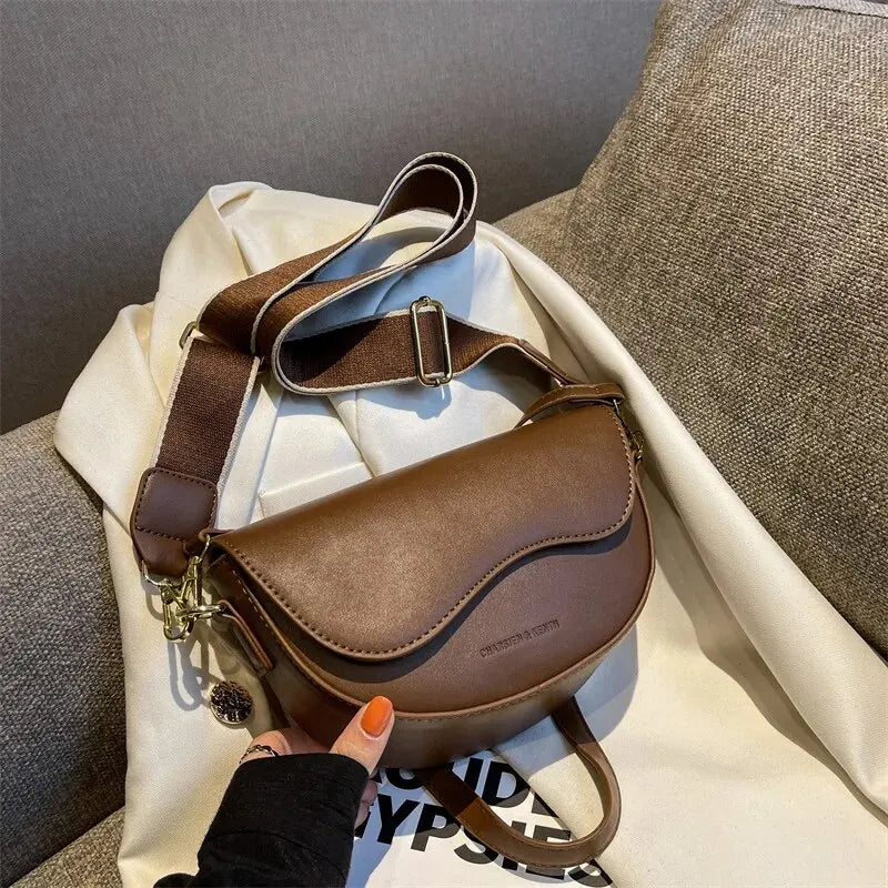 Women Vintage Saddle Bag With Wide Strap Crossbody - Smarsty
