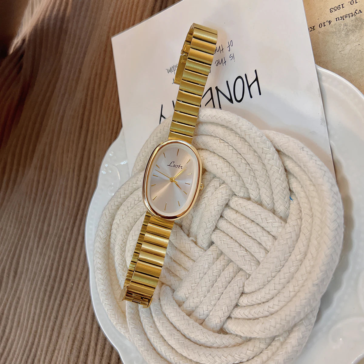 Fashionable Women's Quartz Watch with Gold Bracelet - Smarsty
