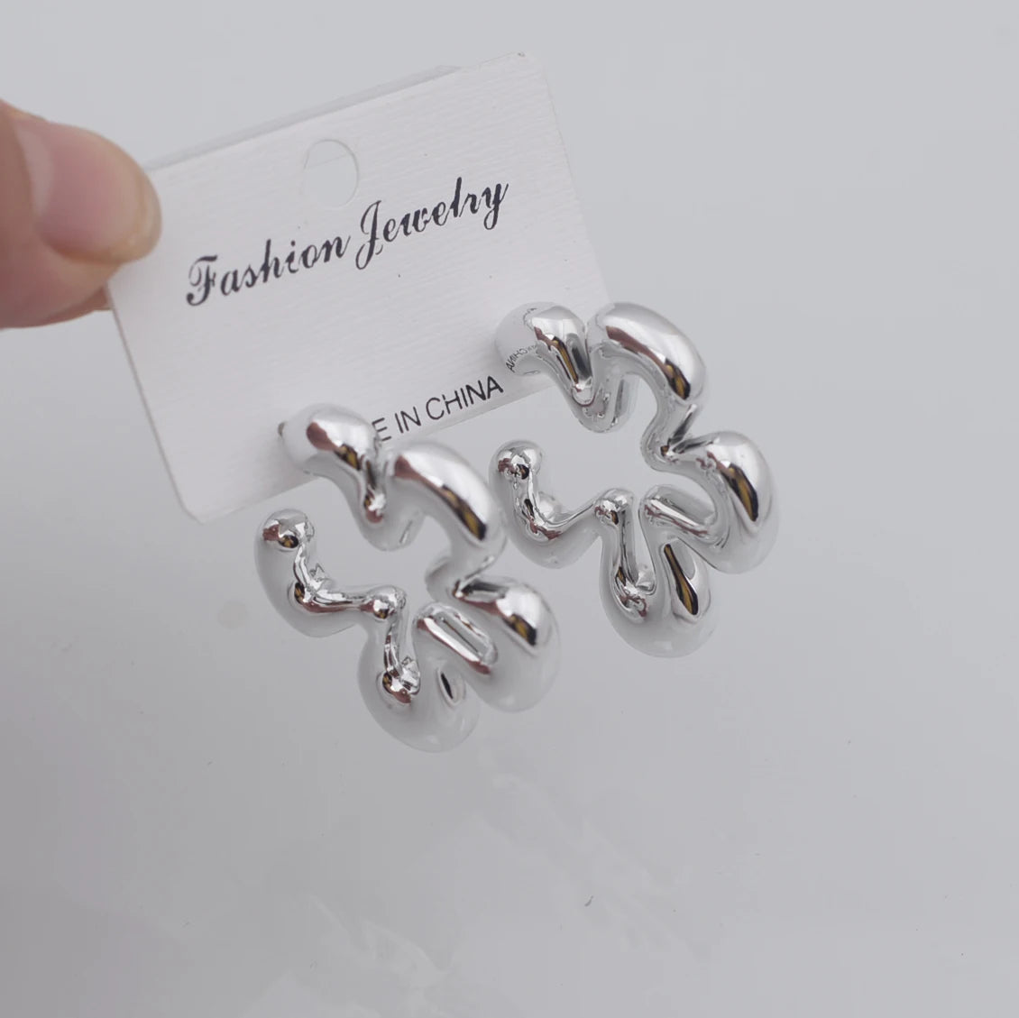 Gold Hollow Flower Drop Earrings for Women Fashion Jewelry - Smarsty