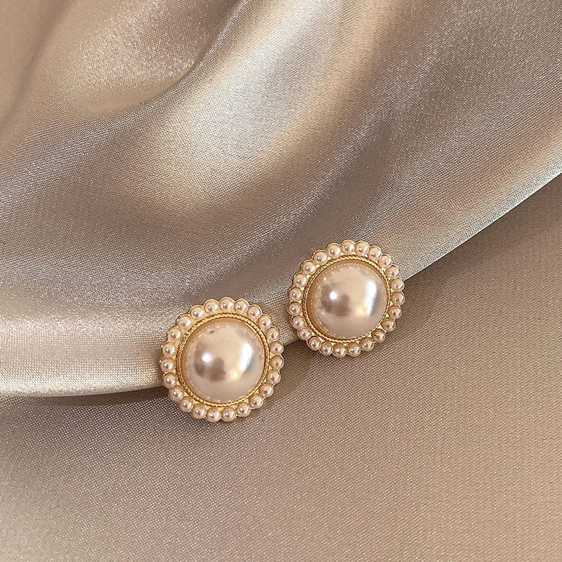 Pearl Stud Earrings For Women Geometric Round Design - Smarsty