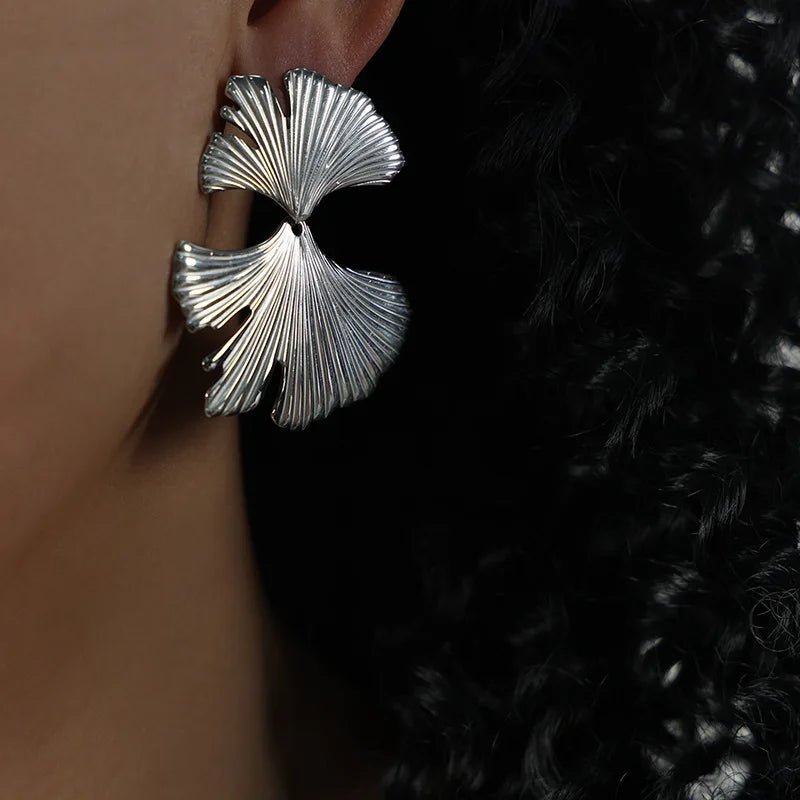Vintage Gold Flower Stud Earrings Lightweight Hypoallergenic - Smarsty