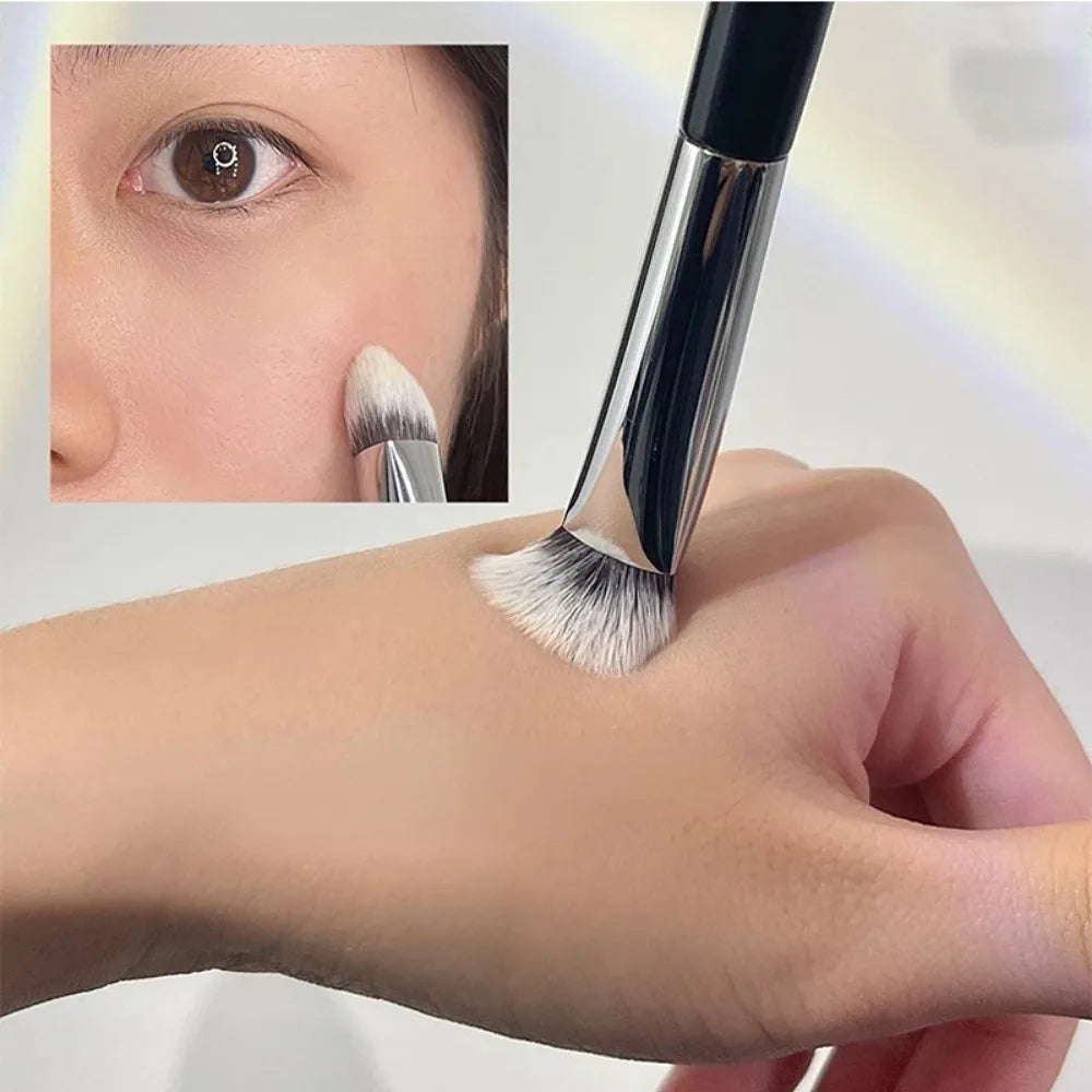 Three-Sided Contour Highlight Makeup Brush Set - Smarsty