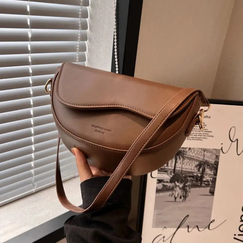 Small Leather Saddle Bag For Women Crossbody Vintage Style - Smarsty