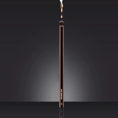 Hourglass No 12 Beveled Shadow Brush Soft Fiber Design - Smarsty