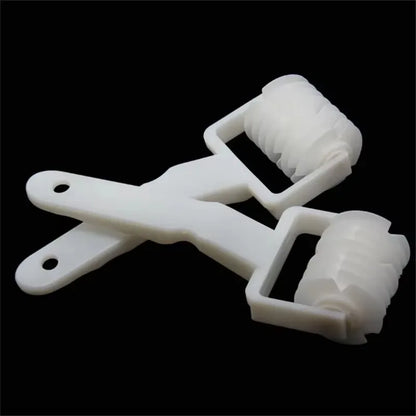 Plastic Pastry Pizza Roller Cutter for Easy Baking - Smarsty