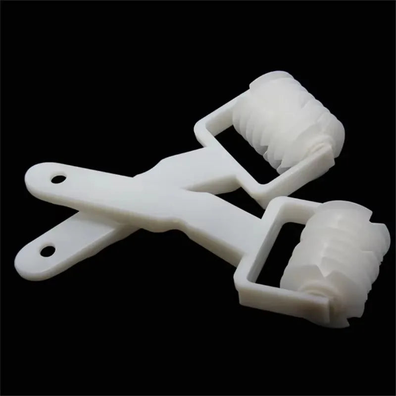 Plastic Pastry Pizza Roller Cutter for Easy Baking - Smarsty