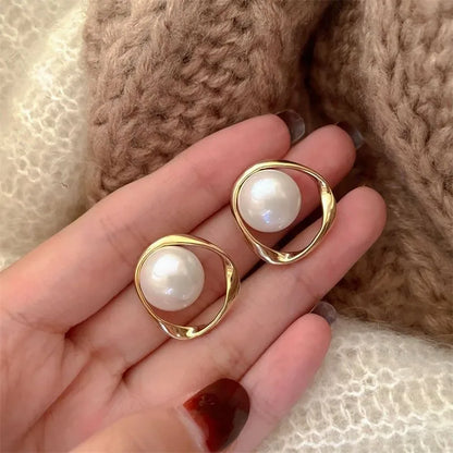 Heart Shaped Pearl Geometric Earrings For Women Daily Wear - Smarsty