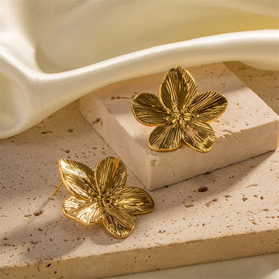 Vintage Gold Flower Stud Earrings Lightweight Hypoallergenic - Smarsty