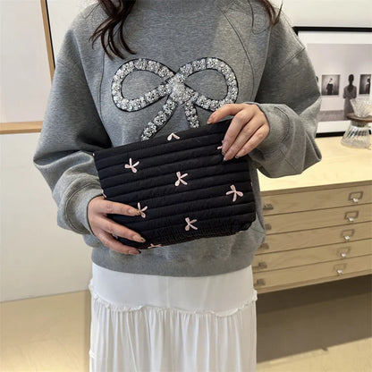 Large Capacity Embroidered Makeup Bag With Zipper Closure - Smarsty