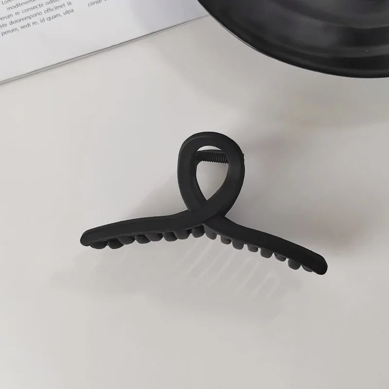 Elegant Black Geometric Hair Claw Secure Hold Easy Clip - Smarsty