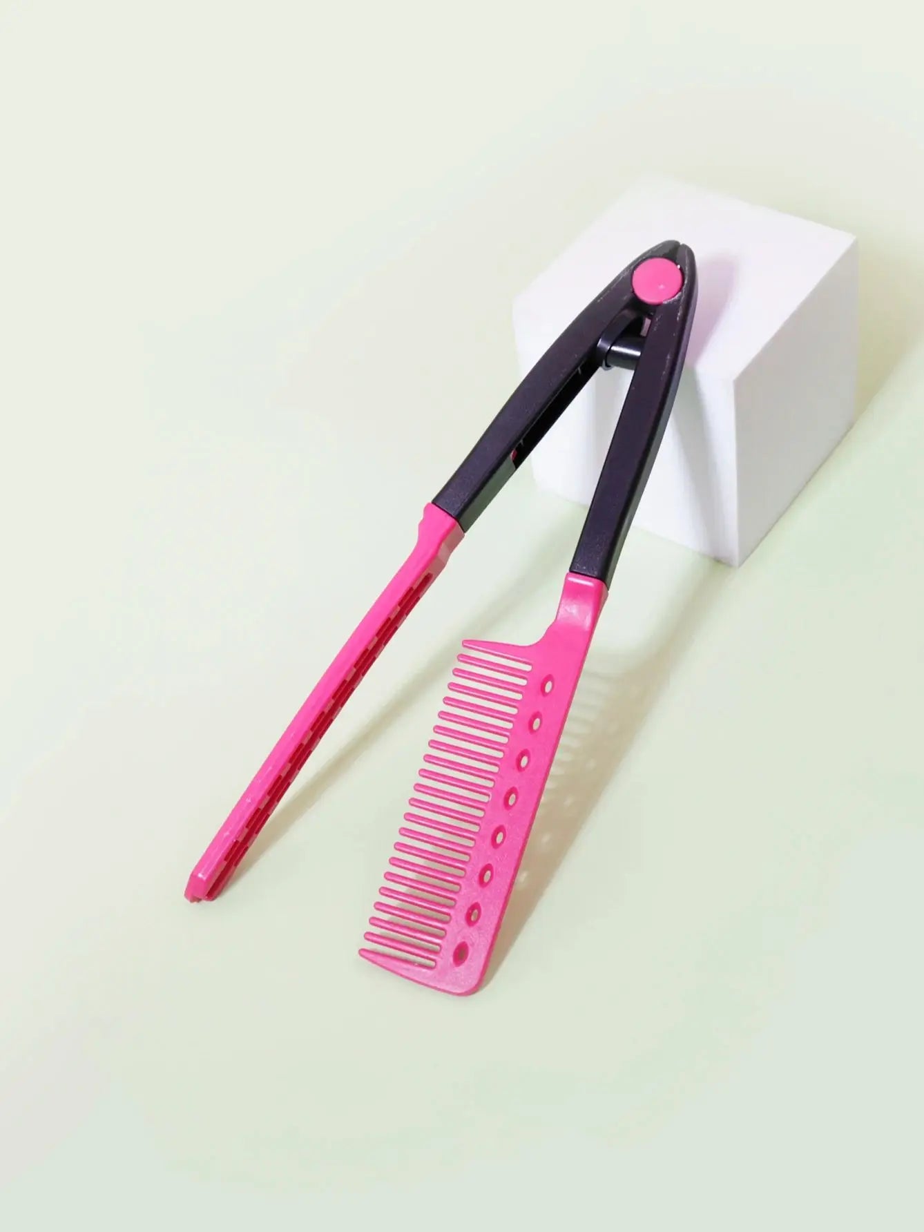 V-Shaped Straight Hair Comb for Effortless Styling - Smarsty