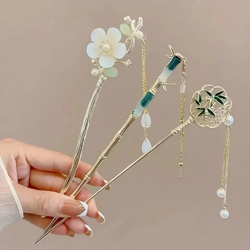 Elegant Chinese Style Hair Clip with Floral Design - Smarsty