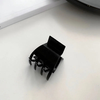 Elegant Black Geometric Hair Claw Secure Hold Easy Clip - Smarsty