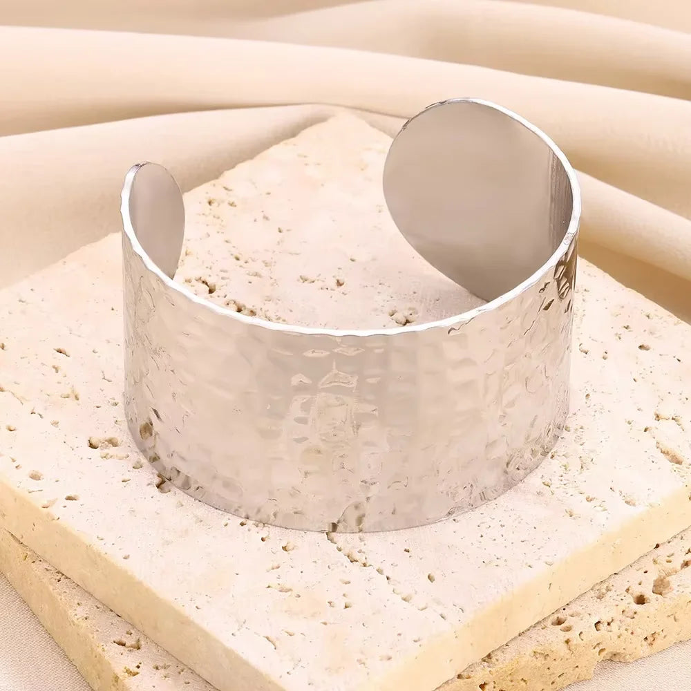Fashionable Geometric Embossed Bracelet for Women - Smarsty