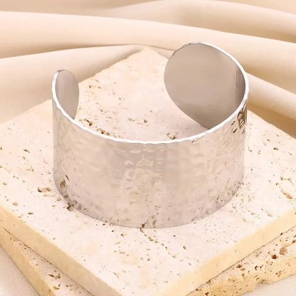 Fashionable Geometric Embossed Bracelet for Women - Smarsty