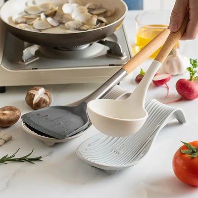 1/4Pcs Silicone Insulated Spoon Holder Heat Resistant Placemat Spoon Holder Cutlery Shelving Kitchen Tools Placemat by Smarsty