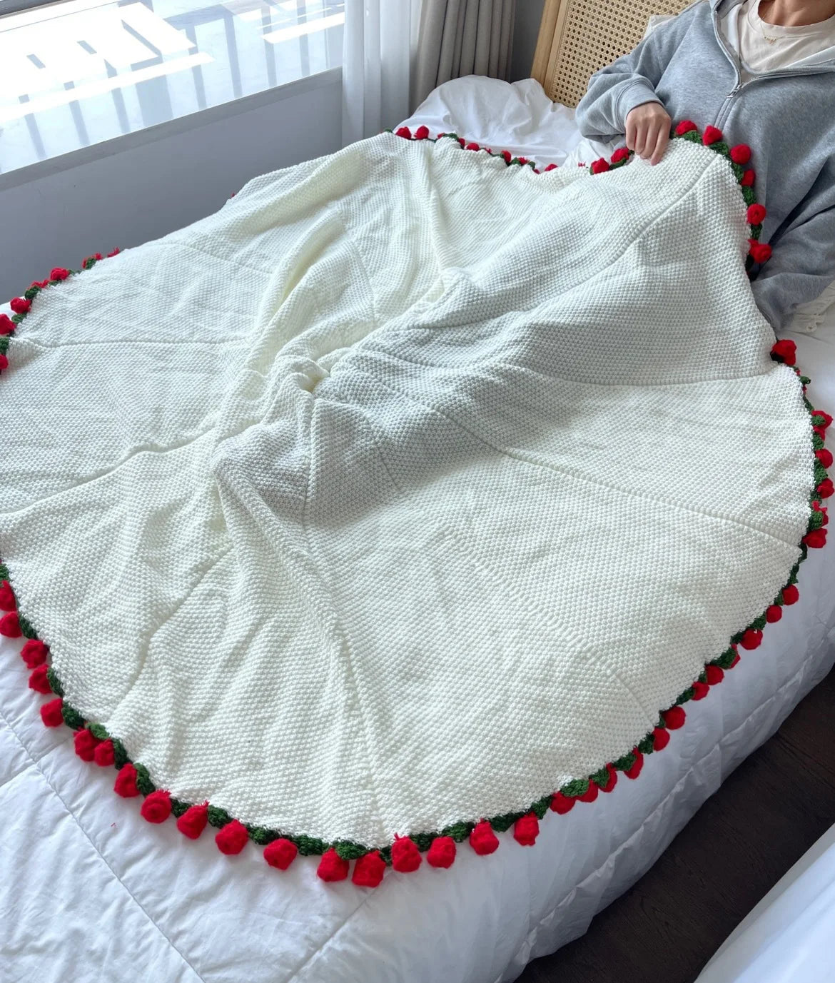 Handmade Crochet Rose Blanket for Cozy Comfort - Smarsty