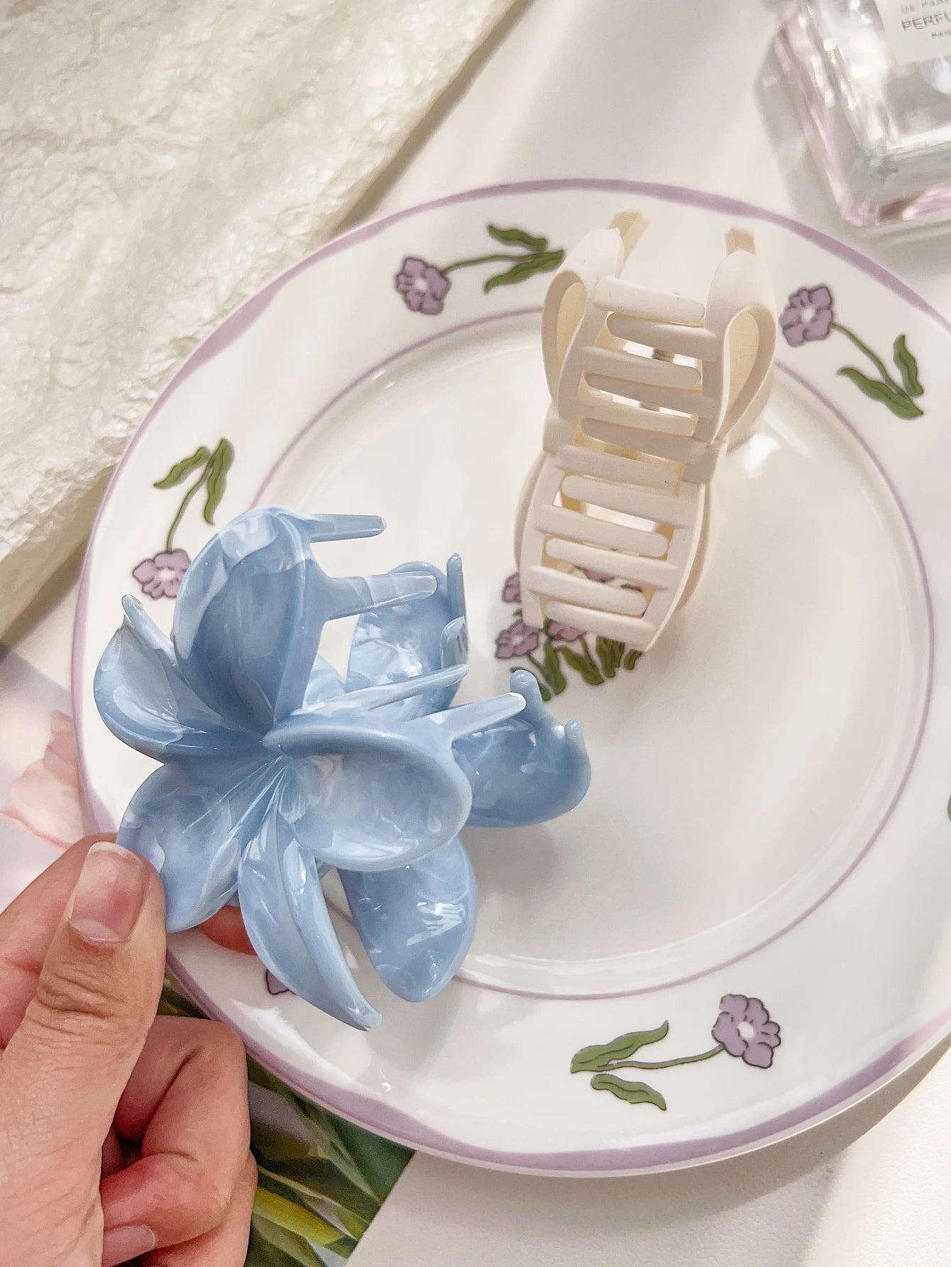 Hawaiian Flower Hair Claw Clips For Thin Hair Lightweight - Smarsty