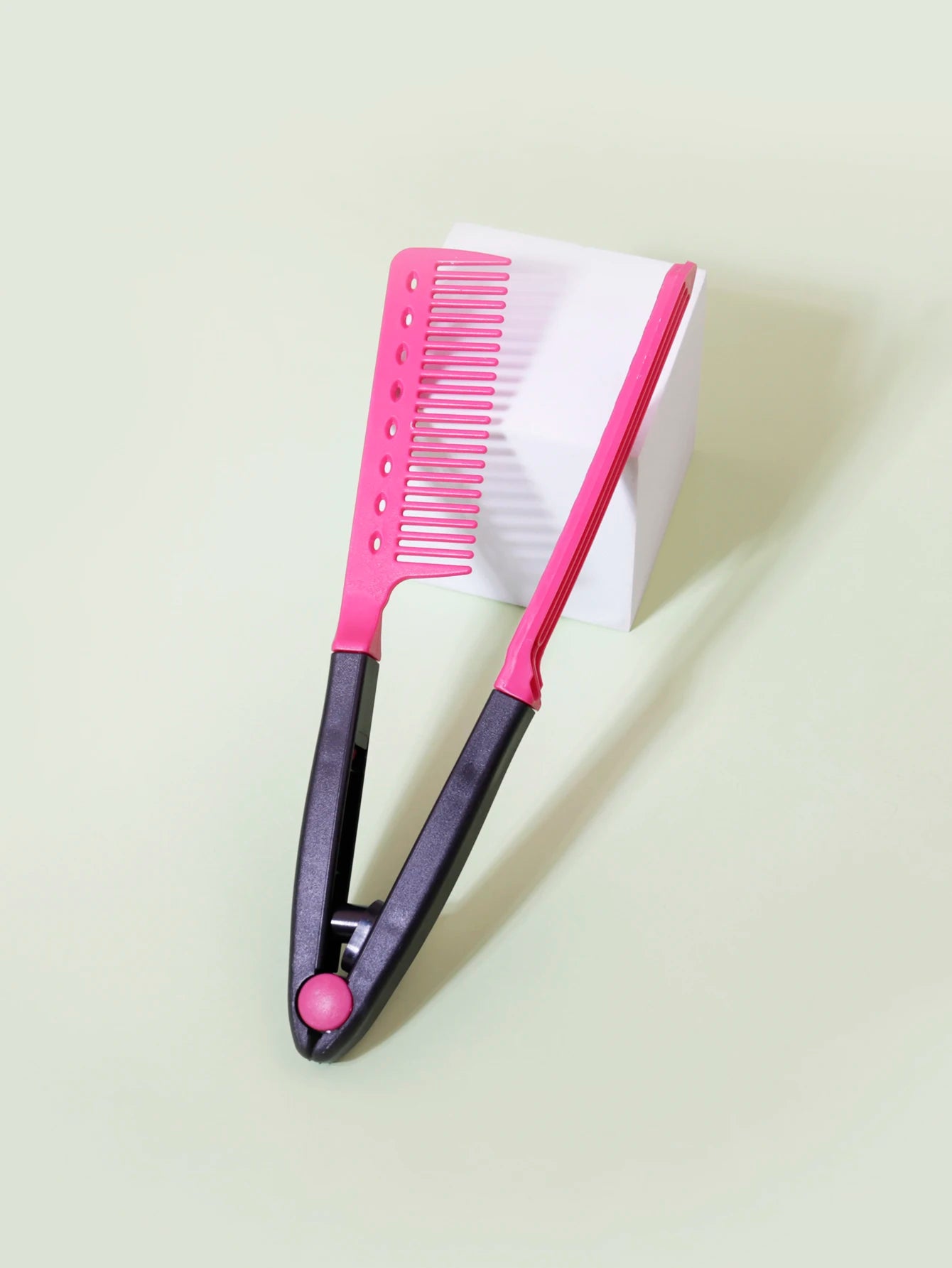 V-Shaped Straight Hair Comb for Effortless Styling - Smarsty