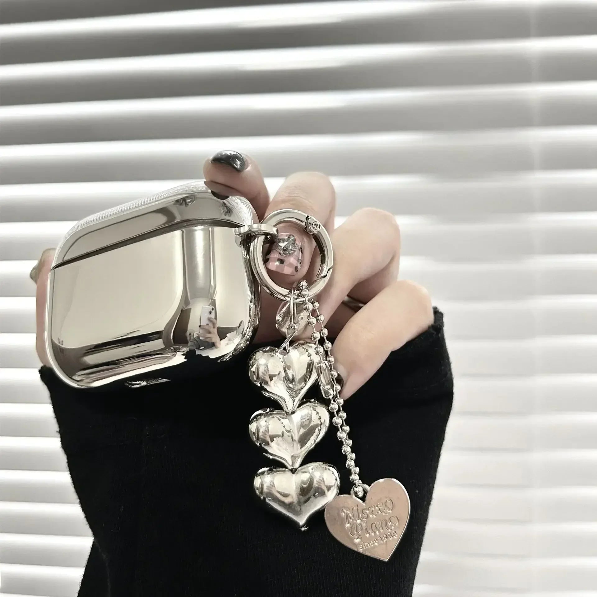 Luxury Silver Earphone Case with Heart Keyring - Smarsty
