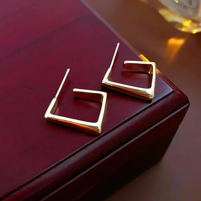 Geometric Metal Dangle Earrings in Gold and Silver Colors - Smarsty