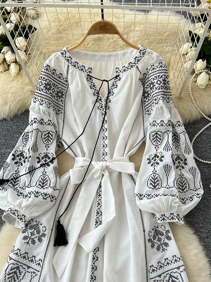 Bohemian Retro Ethnic Style Dress Women's New Spring Autumn Embroidered Lace Up Lantern Sleeves Waist Cinching Long Dress A155 - Smarsty