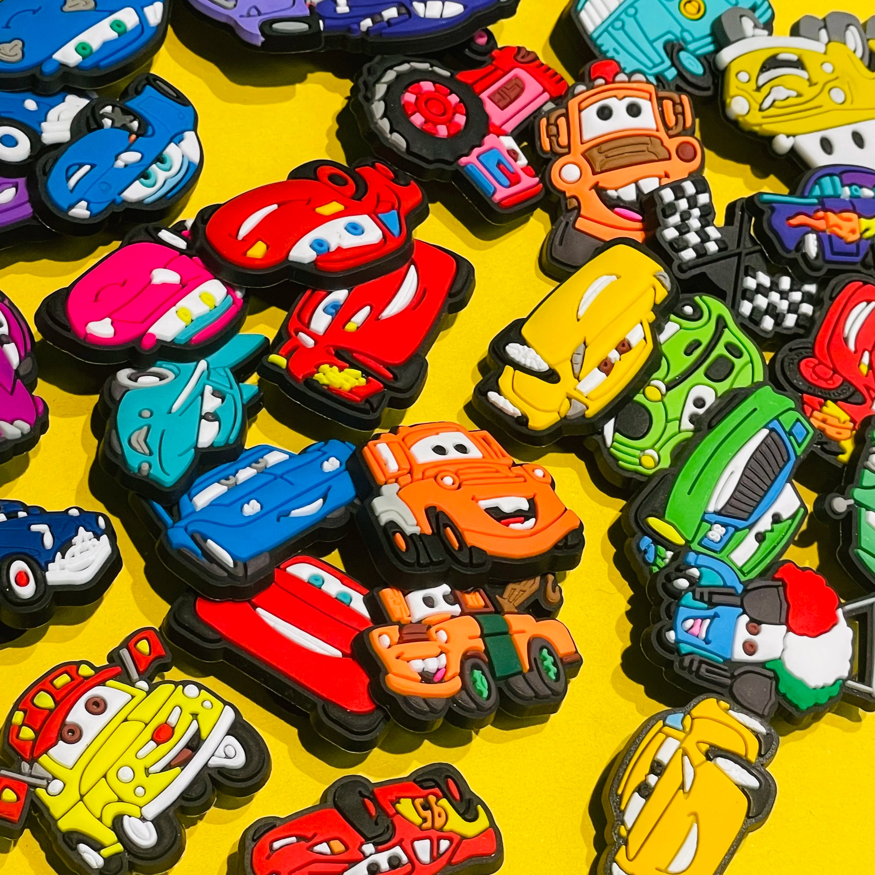 1Pcs Mix Cars Luigi Ramone Lightning McQueen PVC Shoe Charms Kids Popular Buckle Decorations Fit Birthday Gifts