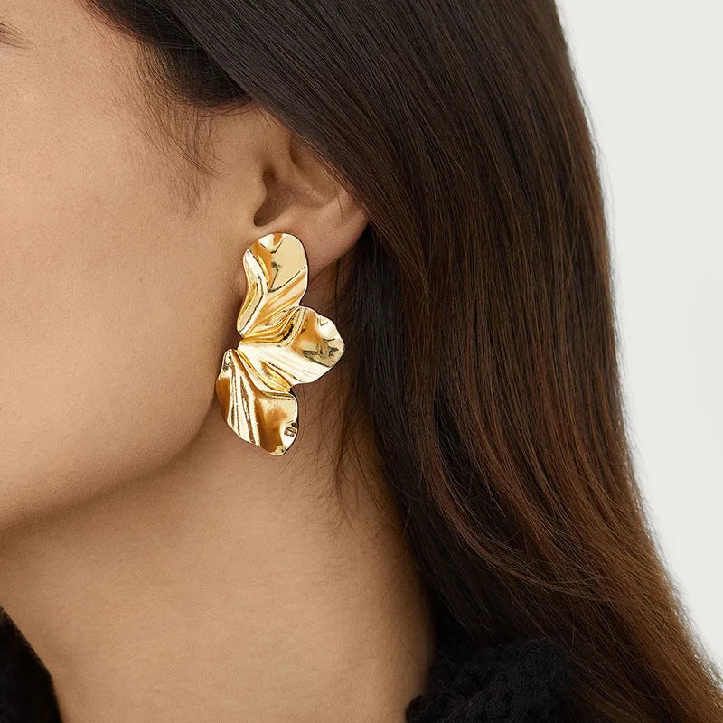 Vintage Gold Flower Stud Earrings Lightweight Hypoallergenic - Smarsty
