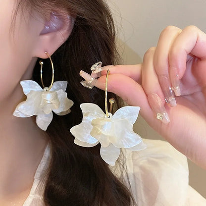 Women's Pearl Petal Ball Earrings for Stylish Party Looks - Smarsty