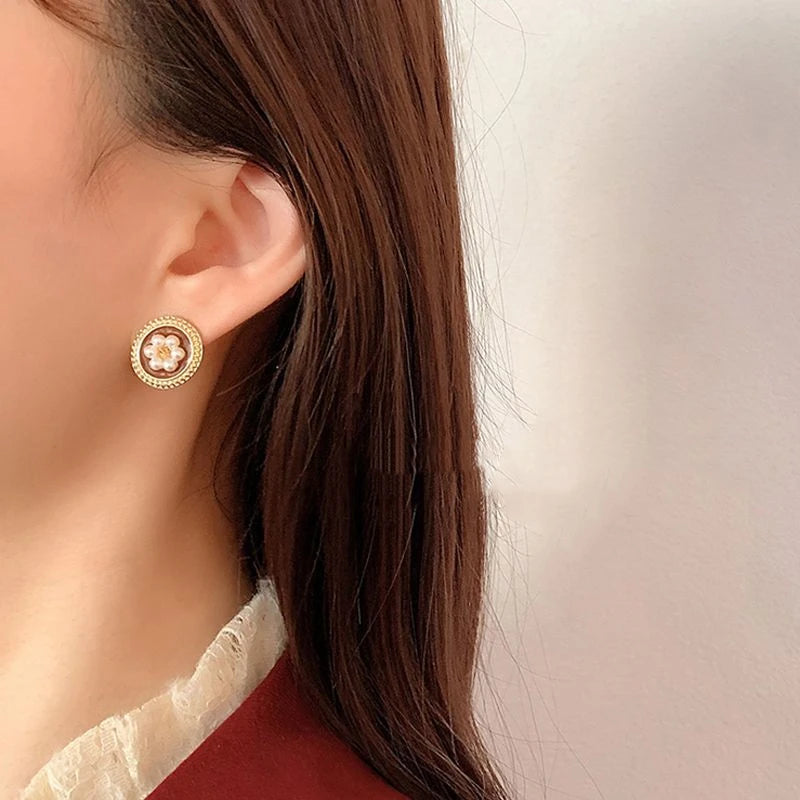 Vintage Pearl Stud Earrings For Women Elegant Retro Chic - Smarsty