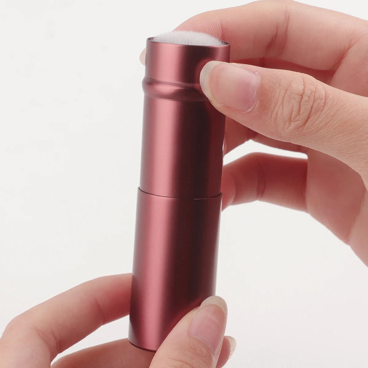 Retractable Makeup Brush with Aluminum Handle for Easy Application - Smarsty