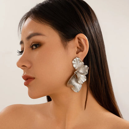 Elegant Ginkgo Leaf Stud Earrings Gold Petal Design - Smarsty