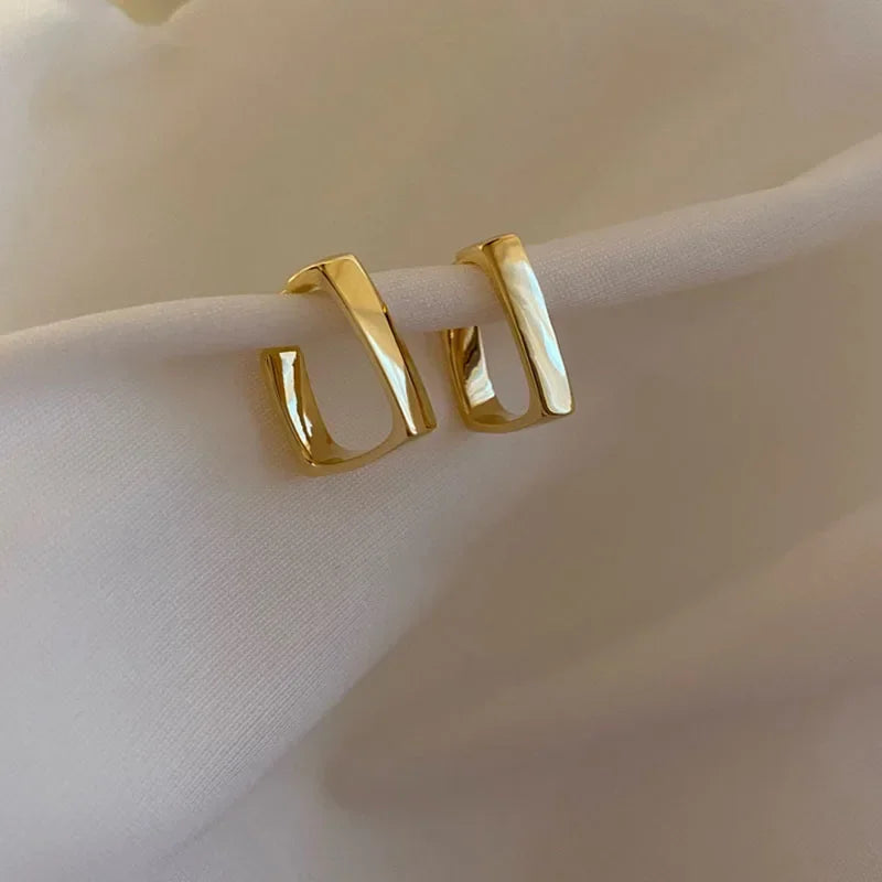 Geometric Metal Dangle Earrings in Gold and Silver Colors - Smarsty