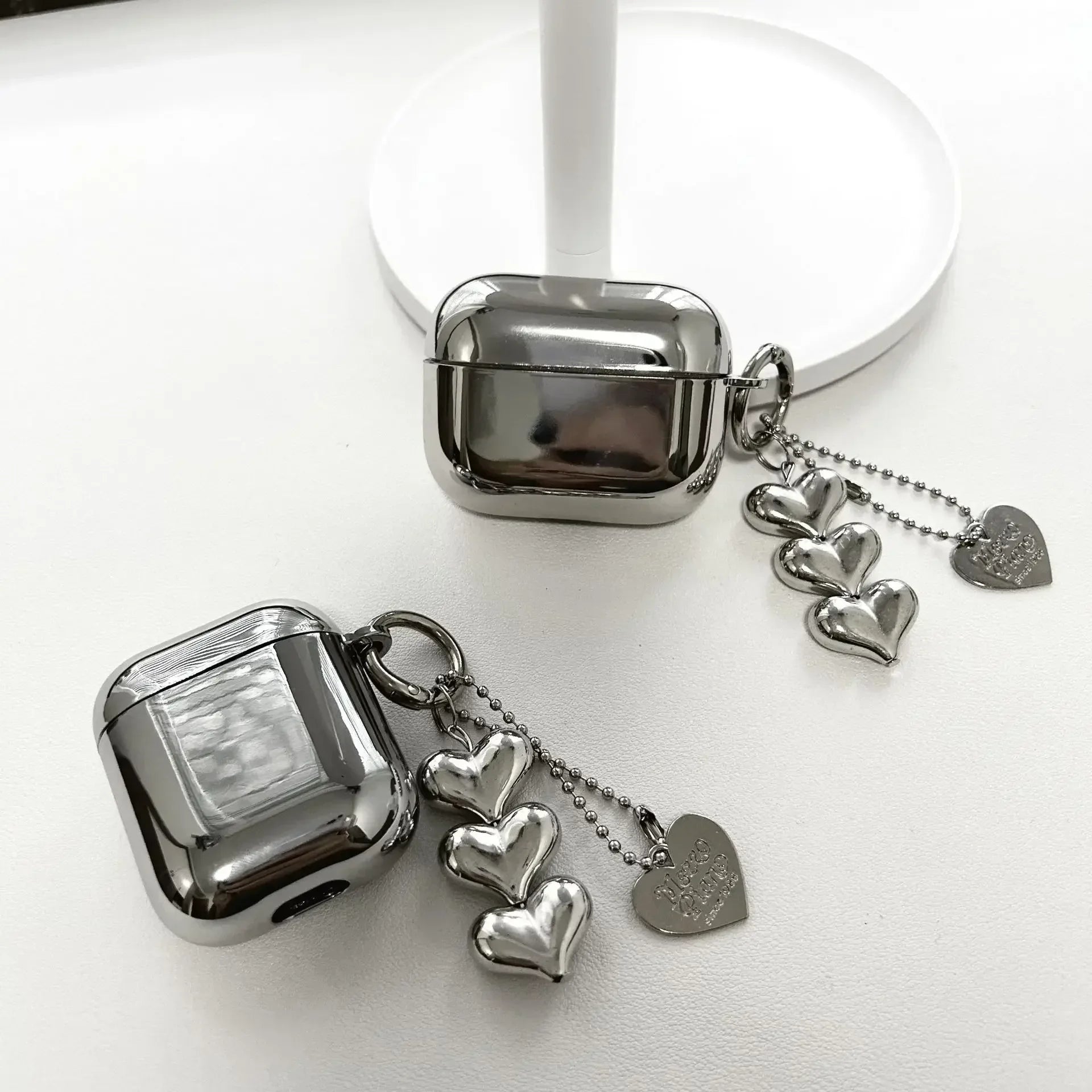 Luxury Silver Earphone Case with Heart Keyring - Smarsty