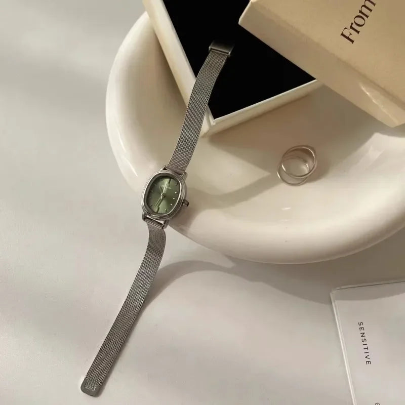 Small Oval Dial Green Quartz Watch for Women - Smarsty