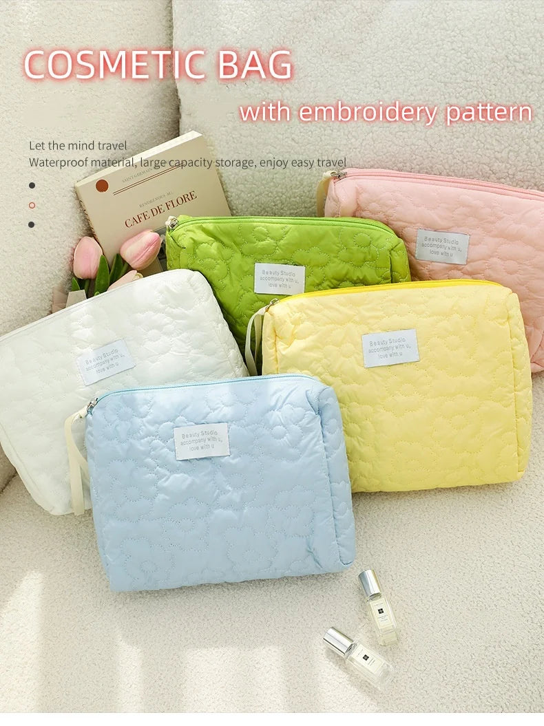 Embroidery Large-Capacity Cosmetic Bag Waterproof Portable Storage Bag Travel Makeup Pouch - Smarsty