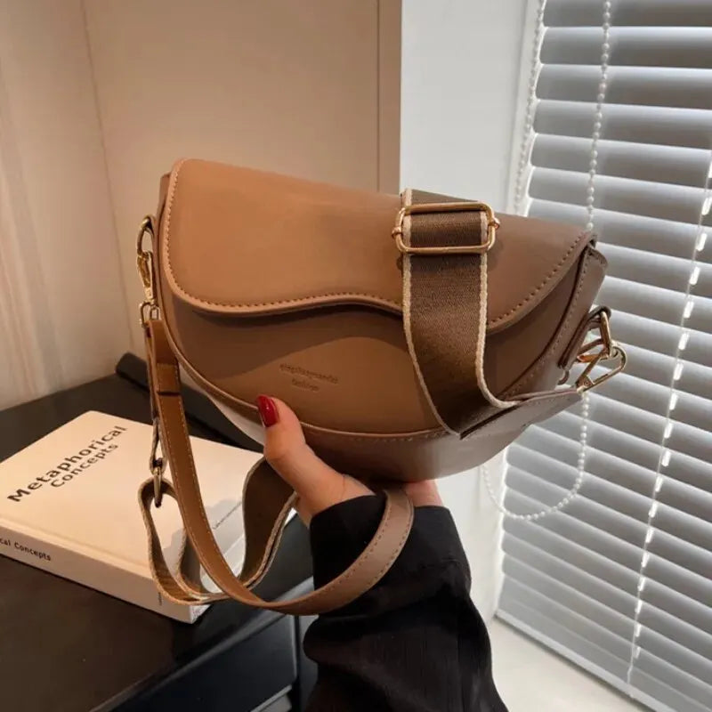 Women Vintage Saddle Bag With Wide Strap Crossbody - Smarsty