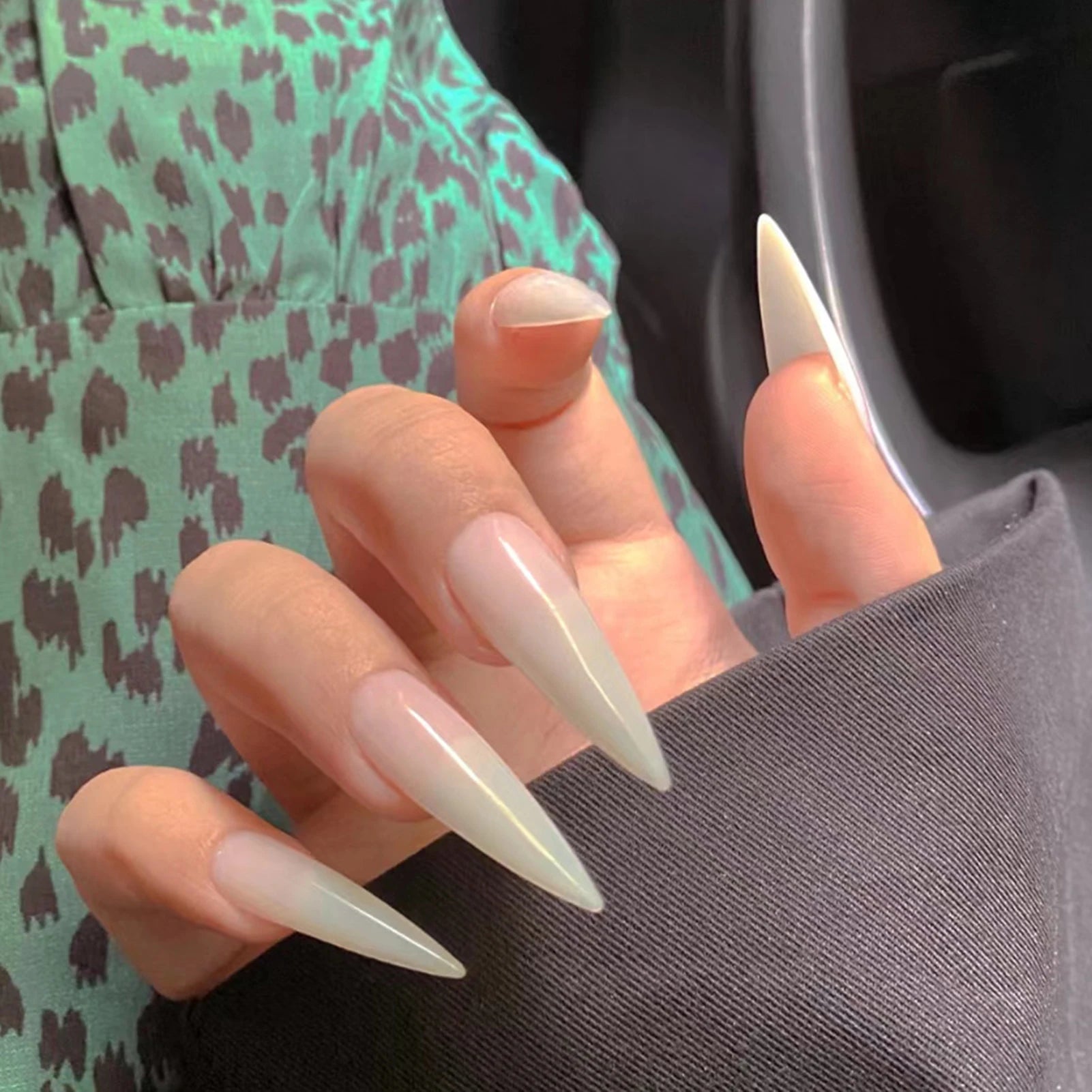 24 Piece Glossy Black Press On Nails Set - Smarsty