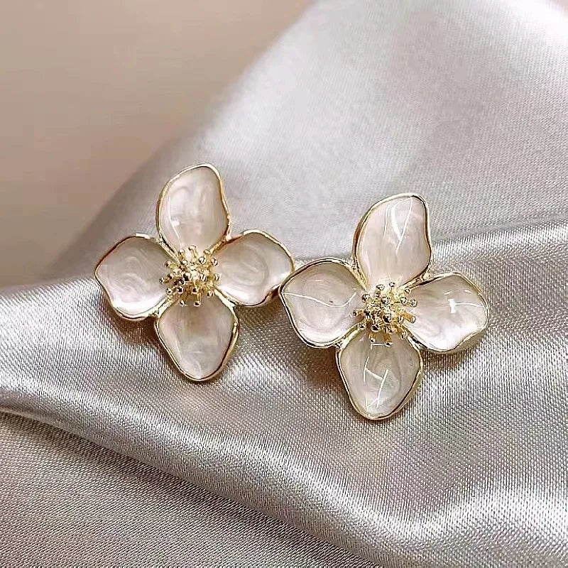Vintage Sweet Flower Stud Earrings For Women Bridal - Smarsty