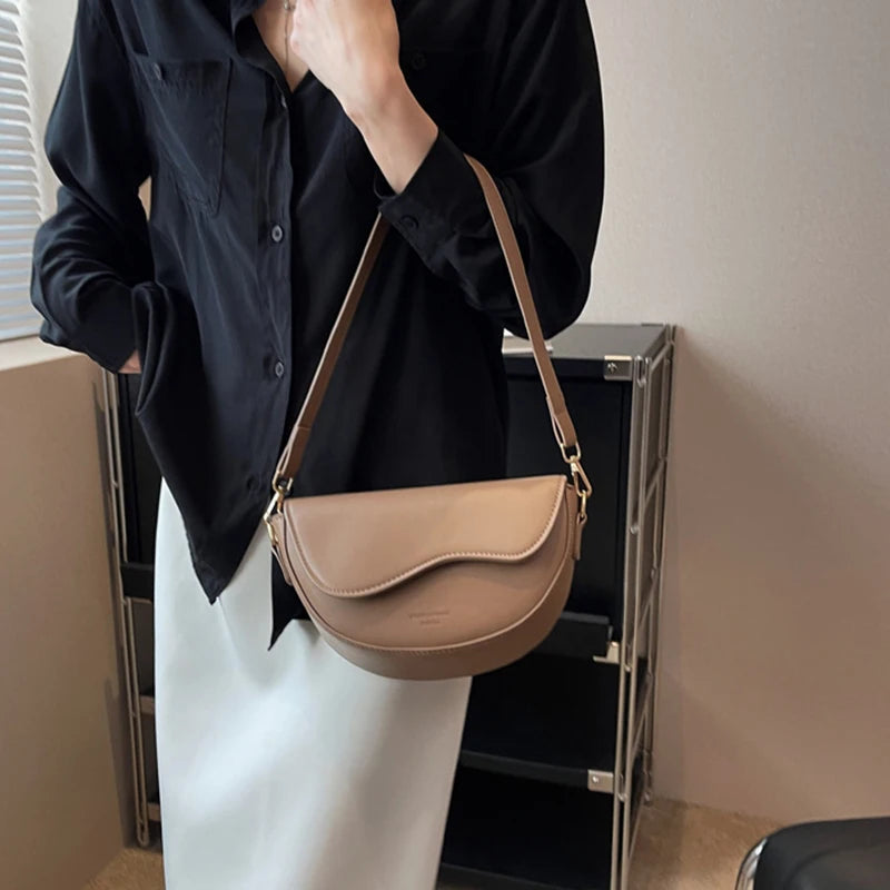 Women Vintage Saddle Bag With Wide Strap Crossbody - Smarsty