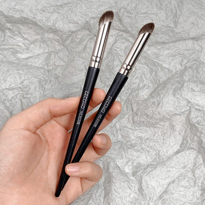 Precision Concealer Makeup Brush for Flawless Coverage - Smarsty