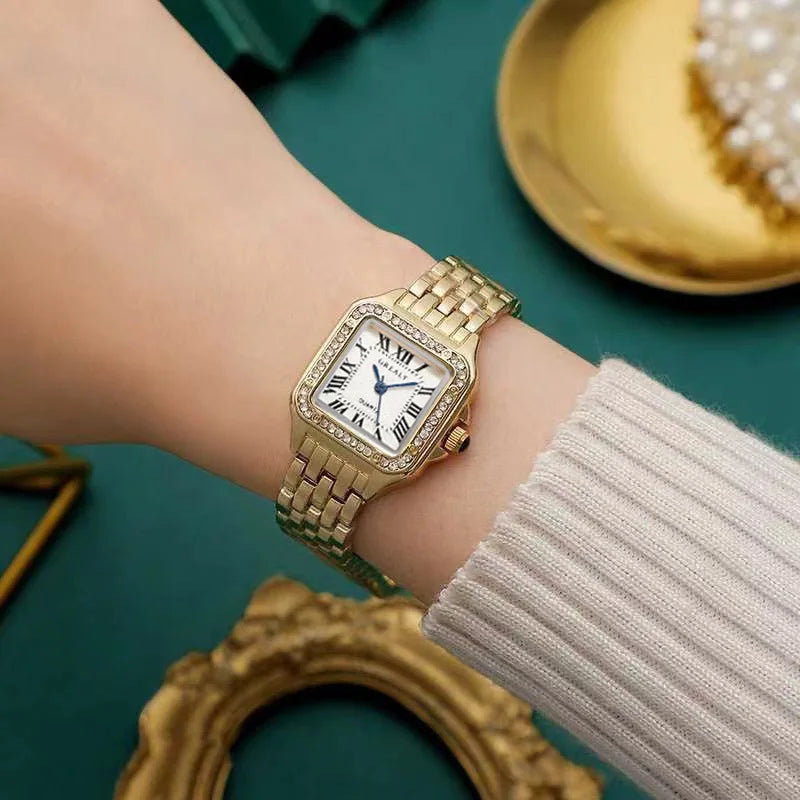 Light Luxury Women’s Gold Quartz Watch with Bracelet Clasp - Smarsty