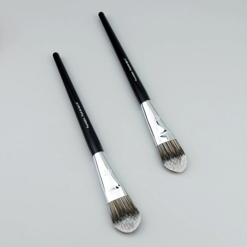 Professional Liquid Foundation Brush for Flawless Makeup - Smarsty