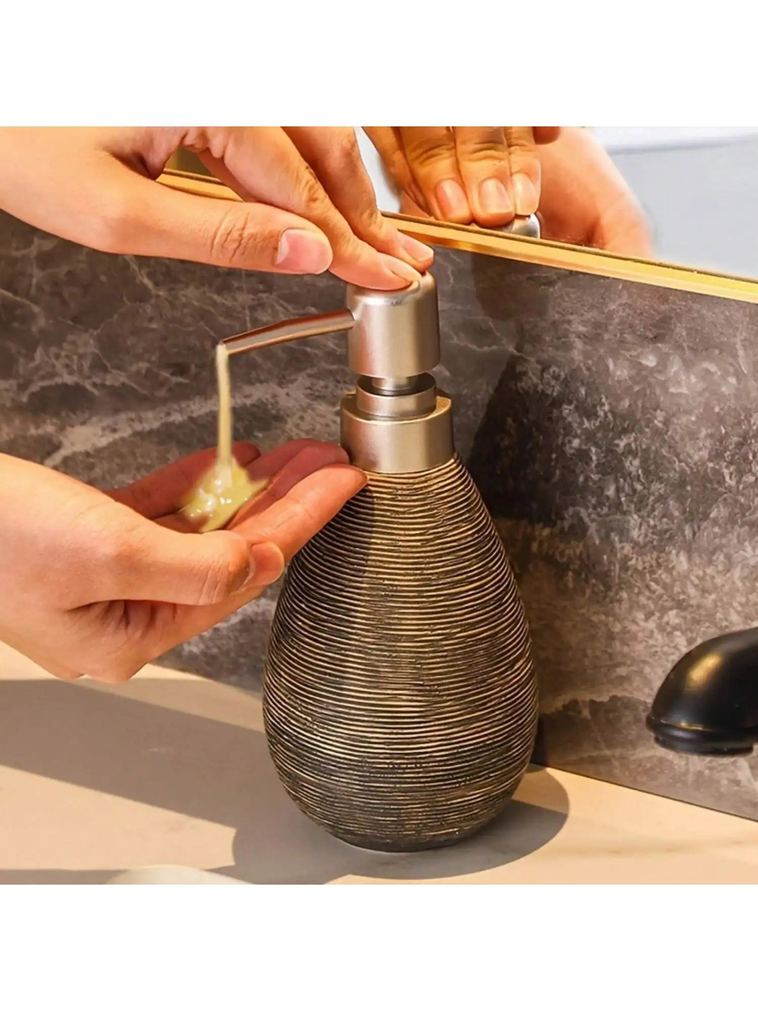 Creative Retro Ceramic Soap Dispenser with Pump - Smarsty