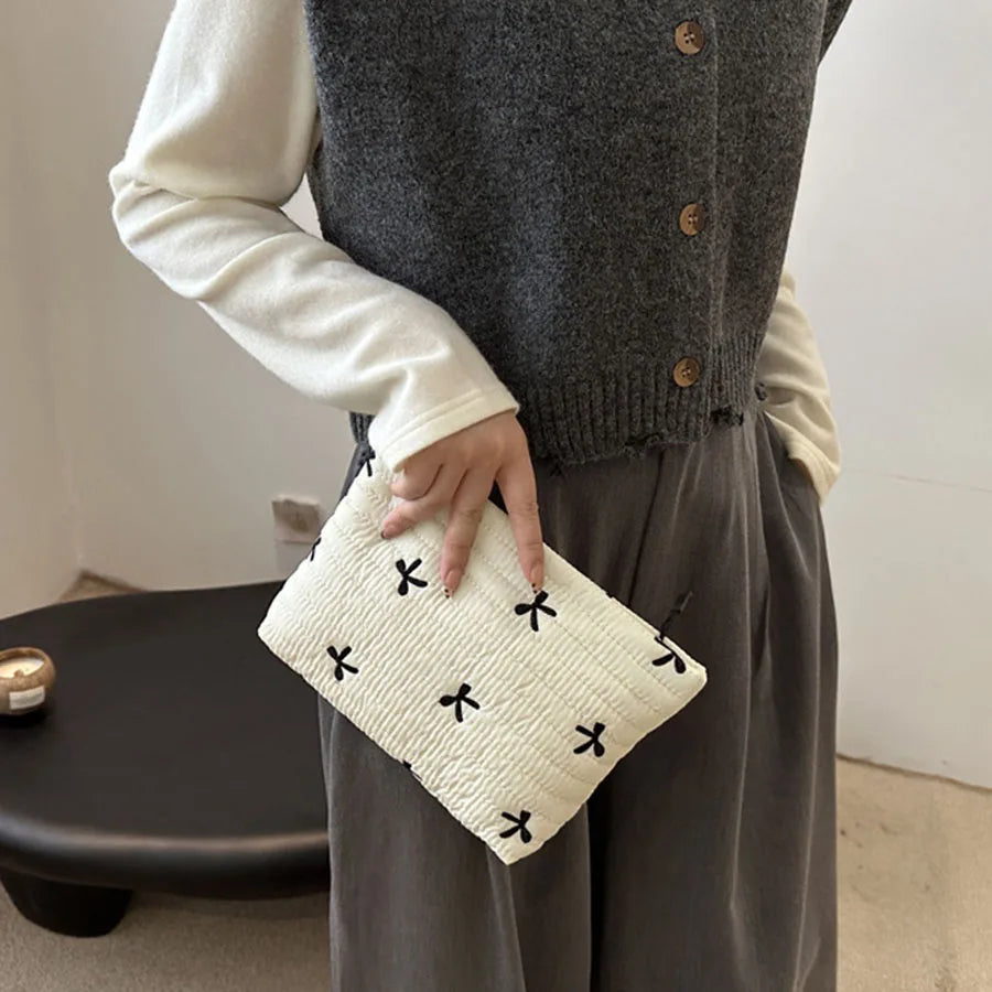 Large Capacity Embroidered Makeup Bag With Zipper Closure - Smarsty