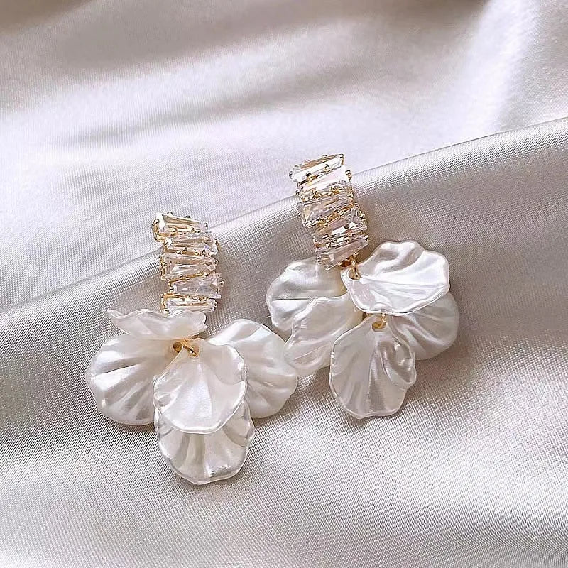Korean Fashion White Crystal Flower Dangle Earrings for Women - Smarsty