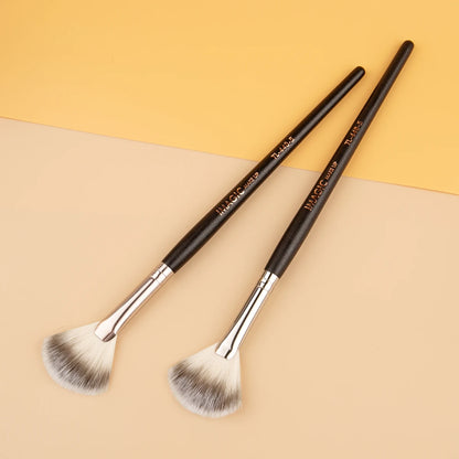IMAGIC Soft High Quality Blush Brush for Perfect Highlighting - Smarsty