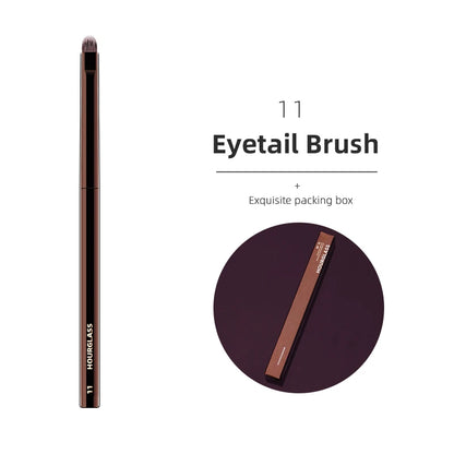 Hourglass Professional Makeup Brush for Versatile Application - Smarsty