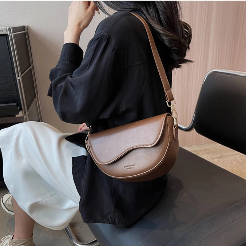 Women Vintage Saddle Bag With Wide Strap Crossbody - Smarsty